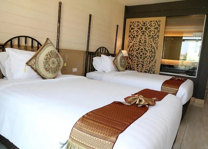 Crystal Palace Luxury Hotel Pattaya